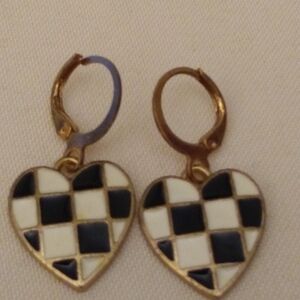 Checkerboard Black White Grid Lightweight  Heart shaped Earrings for Women 70s